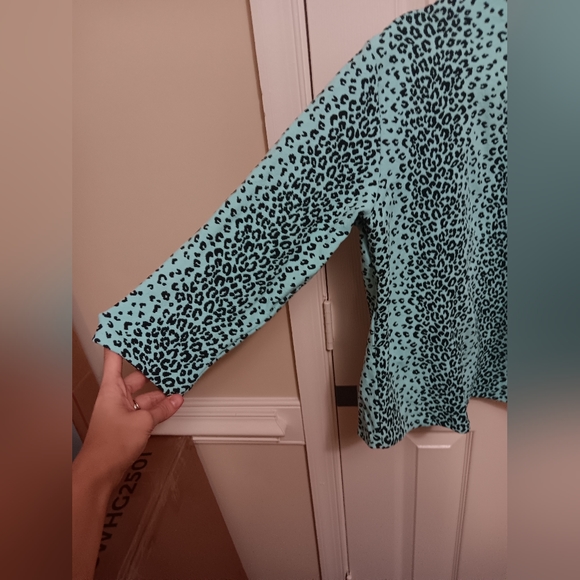 ANDRIA LIEU Jacket & Top set Cheetah - Picture 7 of 11